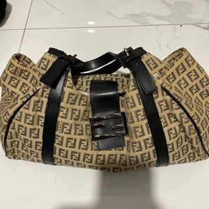Used AUTHENTIC Fendi Shoulder Bag VINTAGE